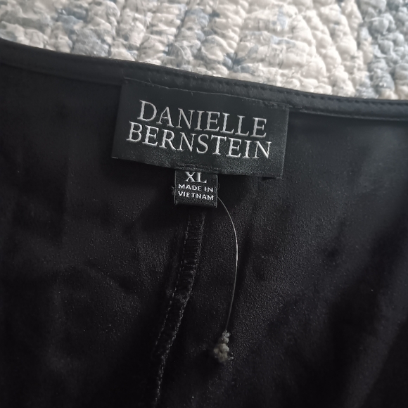 DANIELLE BERNSTEIN Black Satin Crop Blouse XL - Picture 3 of 4